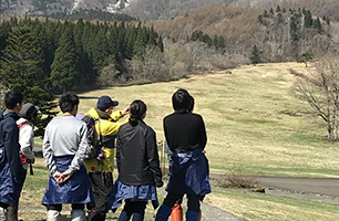 登山ガイドからの説明中